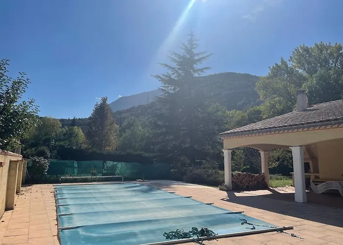 Quillan Villa With Pool